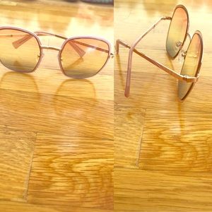 Jessica Simpson Square Glam sunglasses.